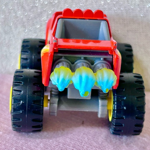 Blaze The Monster Machines BLAZING SPEED Die cast RED Truck Vehicle Toy 2014 - Picture 3 of 6